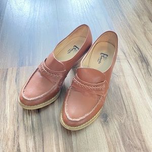 Cinderella of Boston Tan Women’s Shoes, Small Heel, Size 3 1/2M, Cody